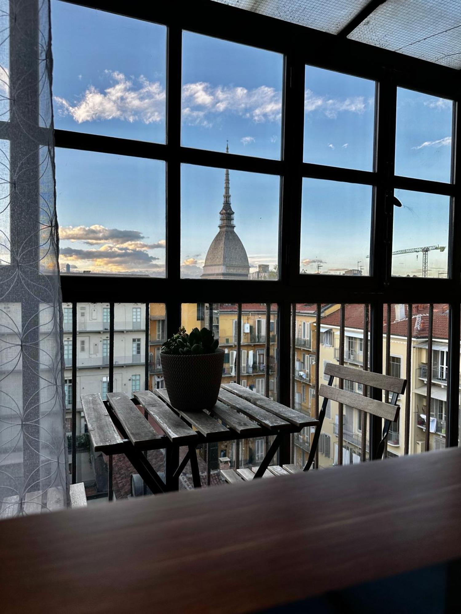Le Finestre Sulla Mole Apartment Turin Exterior photo