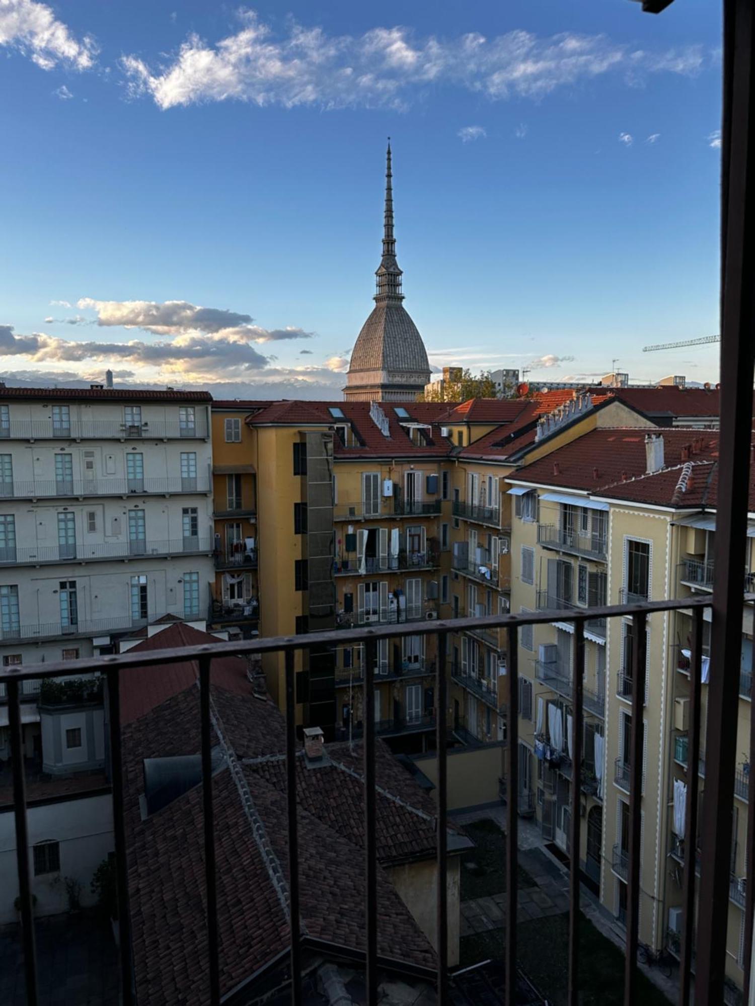 Le Finestre Sulla Mole Apartment Turin Exterior photo