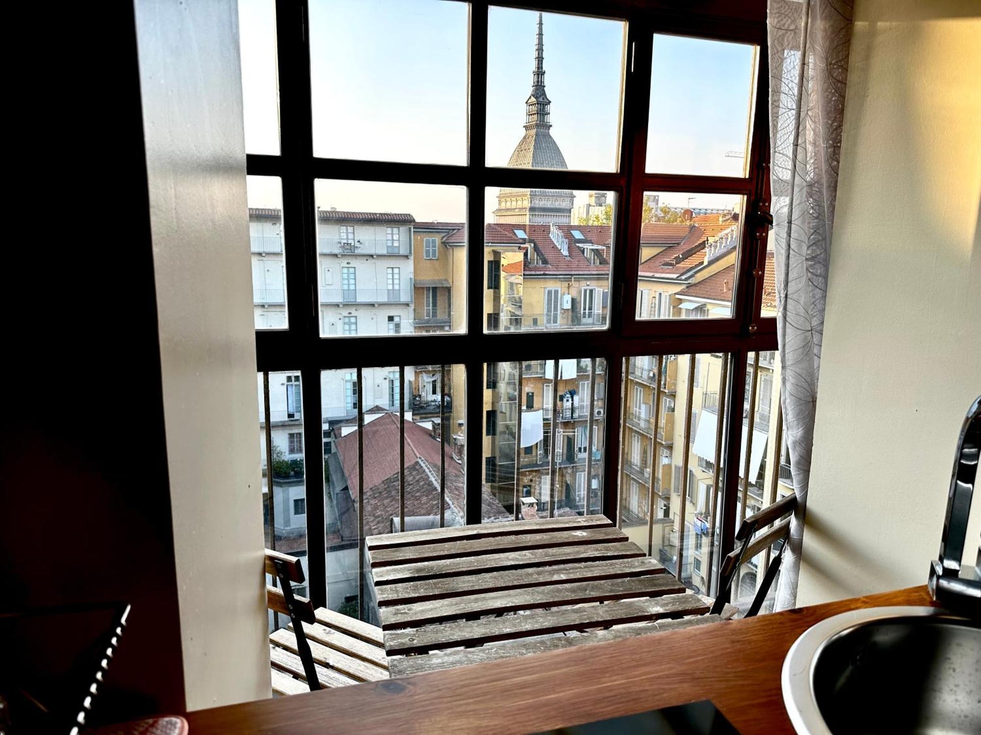 Le Finestre Sulla Mole Apartment Turin Exterior photo