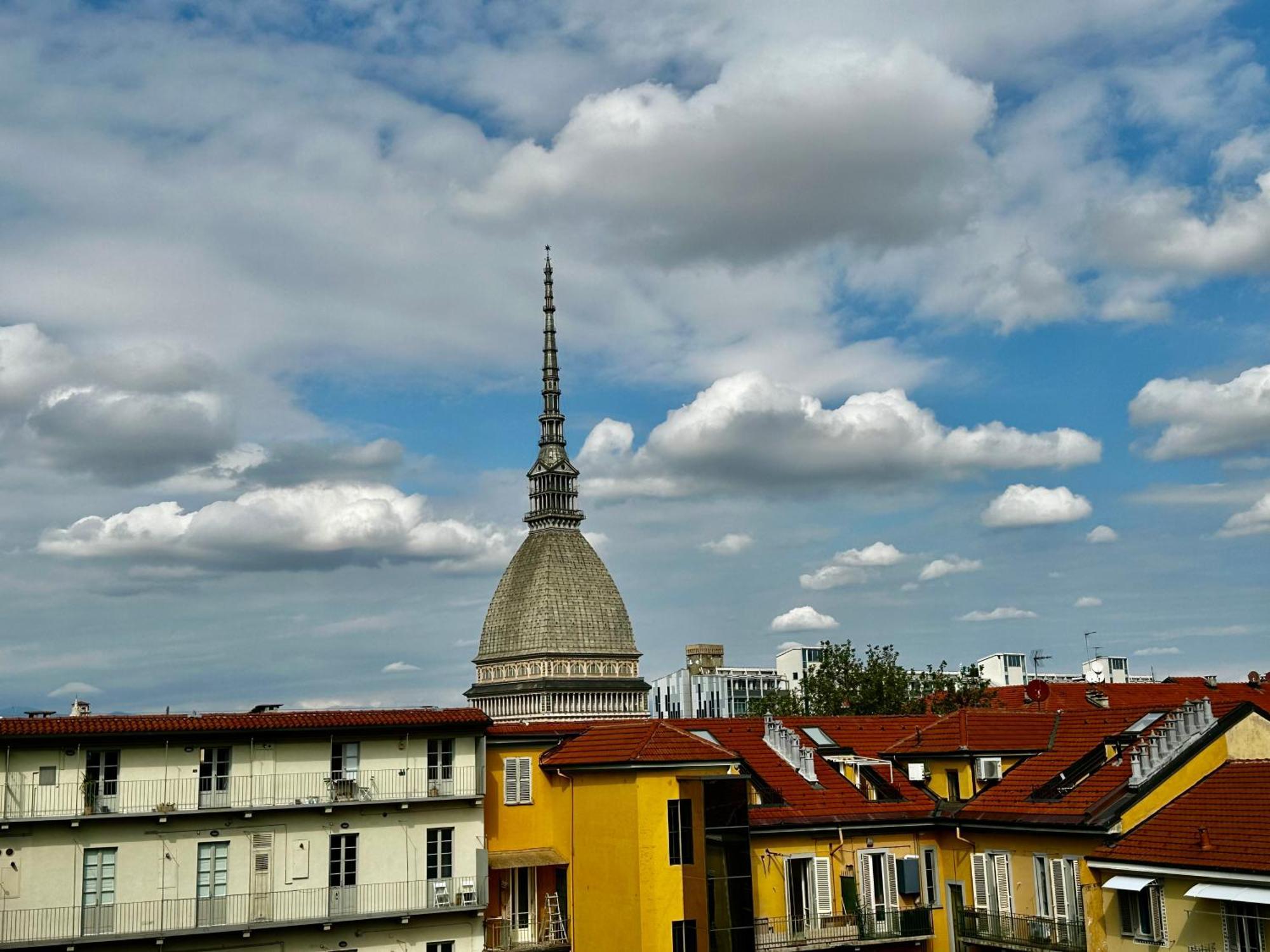 Le Finestre Sulla Mole Apartment Turin Exterior photo