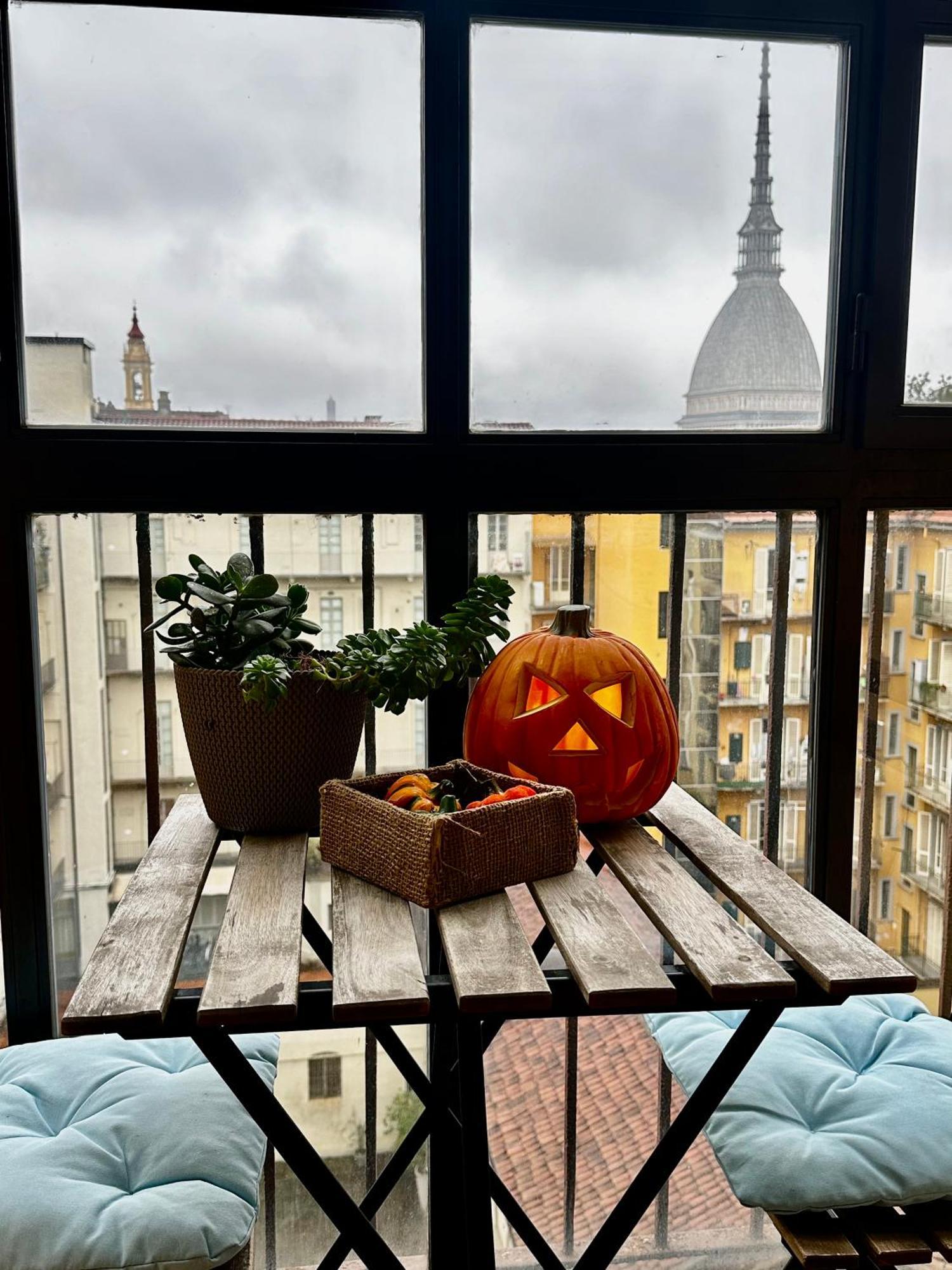 Le Finestre Sulla Mole Apartment Turin Exterior photo